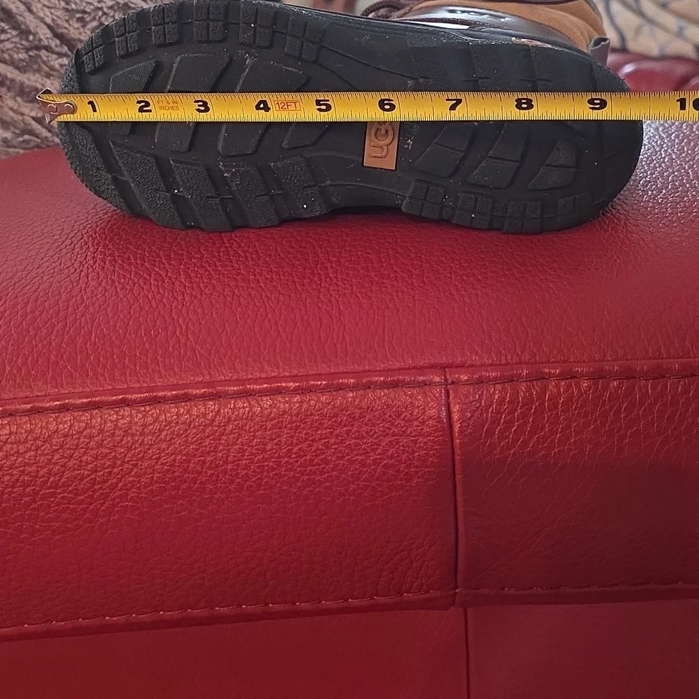 Ugg Butte boots kids size 3